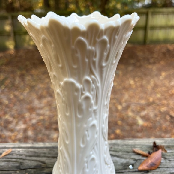 Vintage Lenox Woodland Elegant Floral Relief Medium Collectible Vase Green Mark - Picture 2 of 8